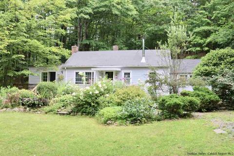 33 Pond Dr E