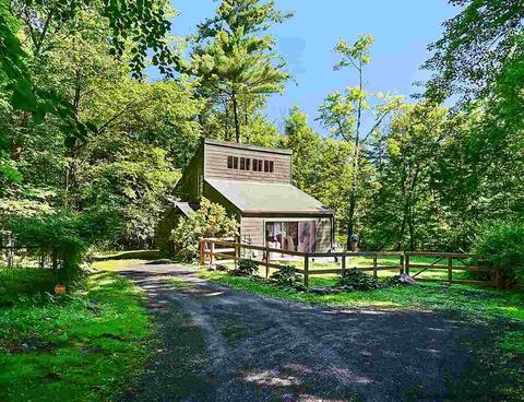33 Pond Dr E