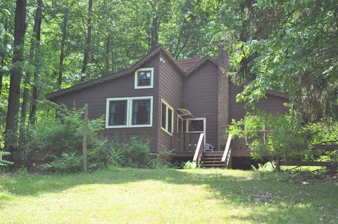 33 Pond Dr E