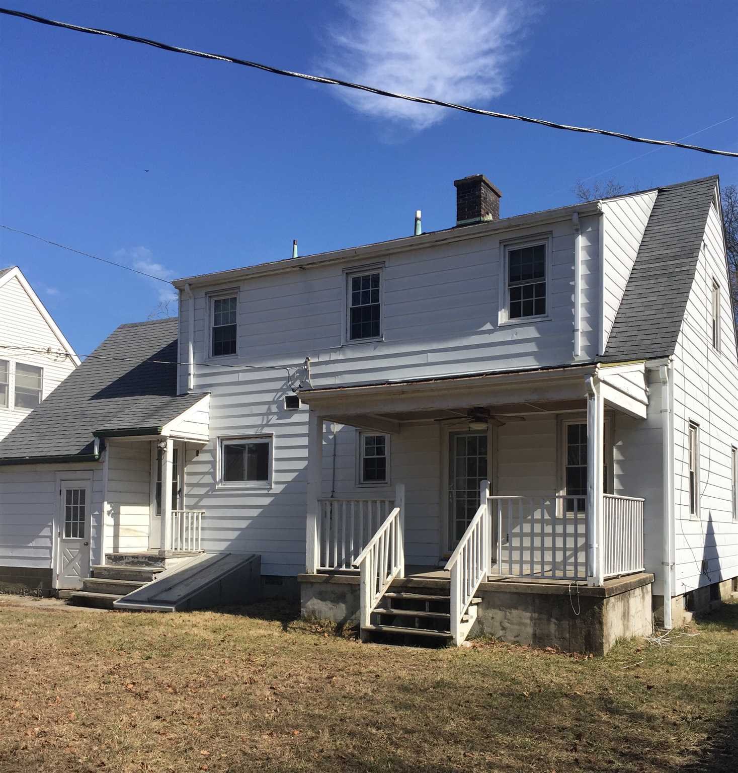 11 Cedar Ave
