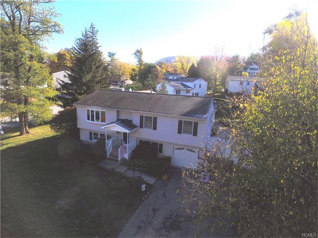 44 Roe Ave