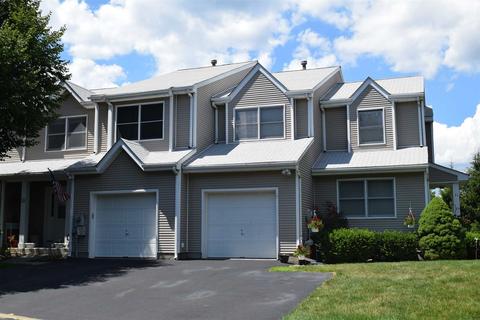 544 Regency Dr
