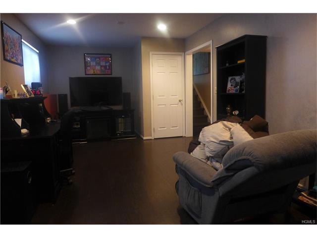 97 Lexington Dr
