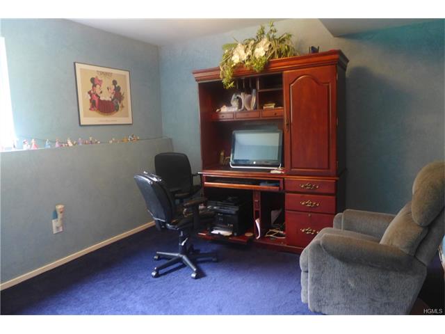 97 Lexington Dr