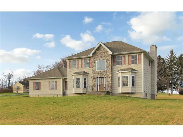 4 Coach House Ct