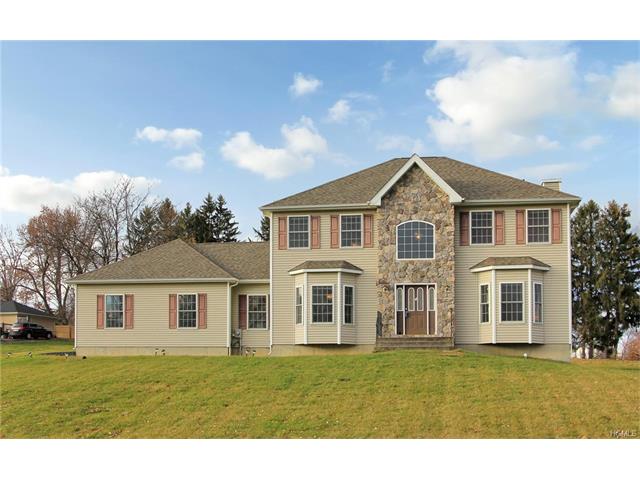 4 Coach House Ct