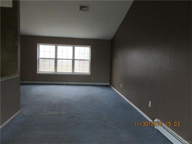 490 Lake Rd