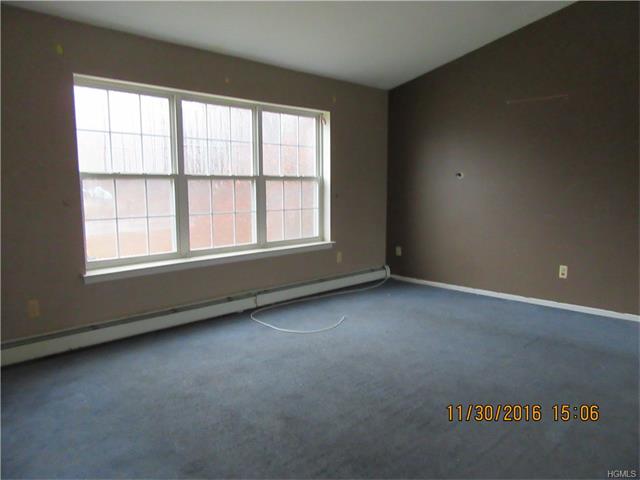 490 Lake Rd