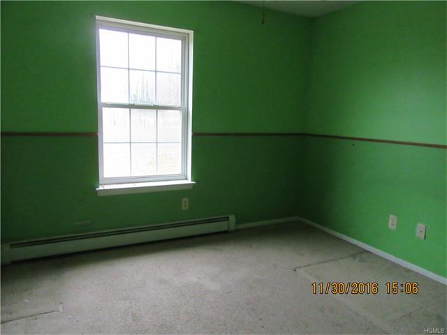 490 Lake Rd