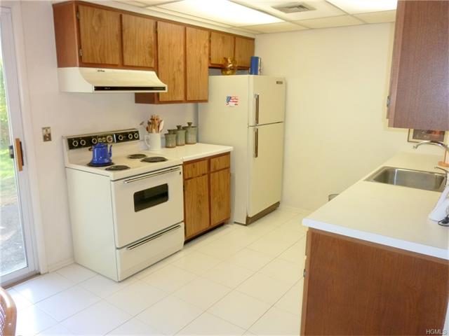 276 Temple Hill Rd #303