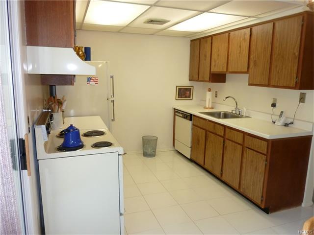 276 Temple Hill Rd #303