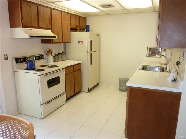 276 Temple Hill Rd #303
