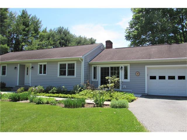 3 Greenlawn Dr