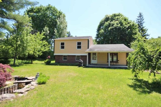 3 Greenlawn Dr