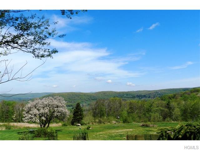 69 S Quaker Hill Rd, Pawling NY 12564