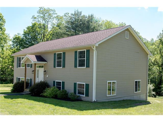 27 Susan Ln