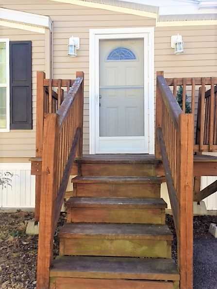 62 Van Deusen St