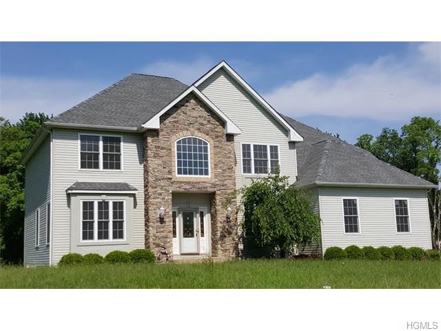 For Sale: 1 Blossom Ct Walden, NY 12586