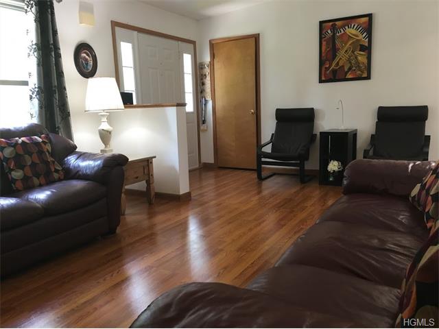 For Sale: 32 Kobelt Dr Wallkill, NY 12589