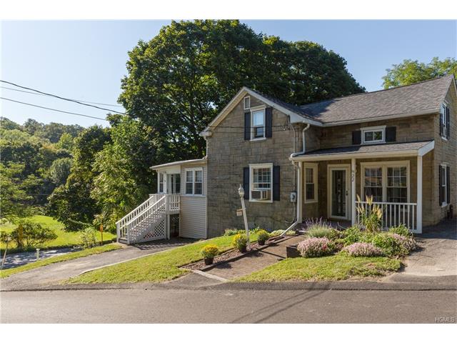 22 Conklin St
