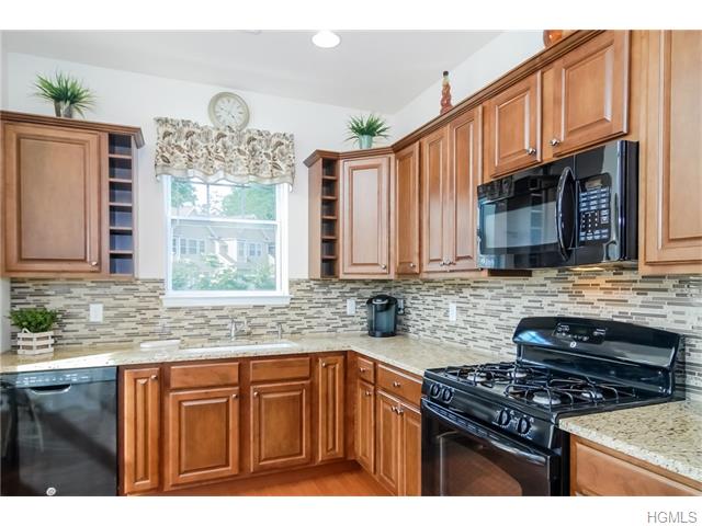 For Sale: 27 Halley Ct Poughkeepsie, NY 12601