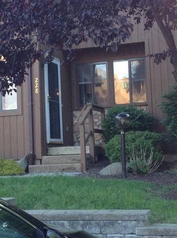 1805 Holly Walk