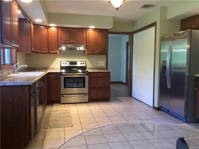 20 Leeward Dr