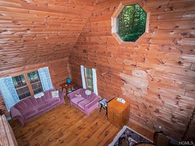 15 Lake Dr