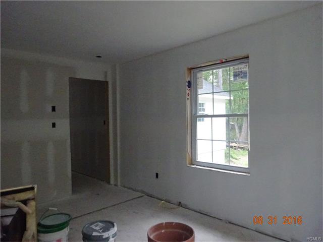 79 Old Westbrookville Rd