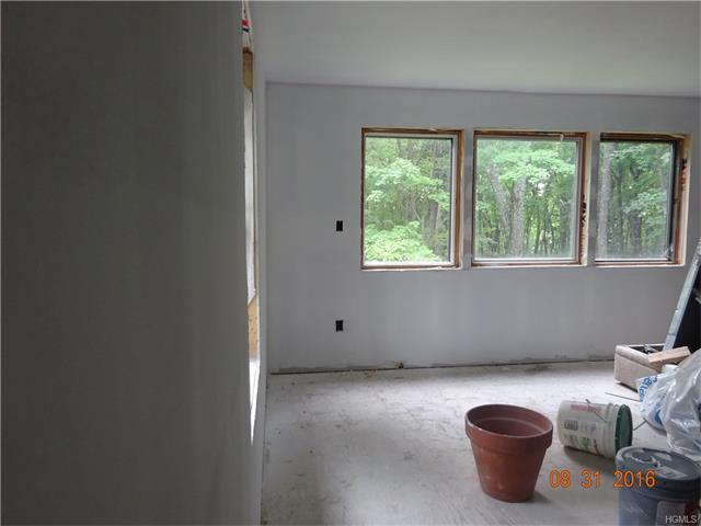 79 Old Westbrookville Rd