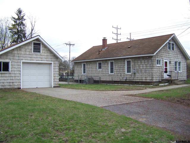 33 Oneida St