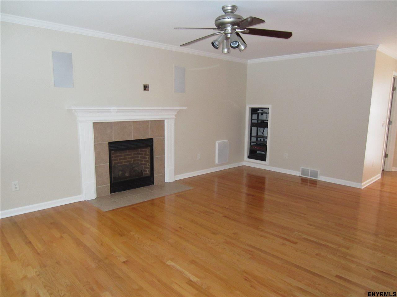 33 Spotswood Dr