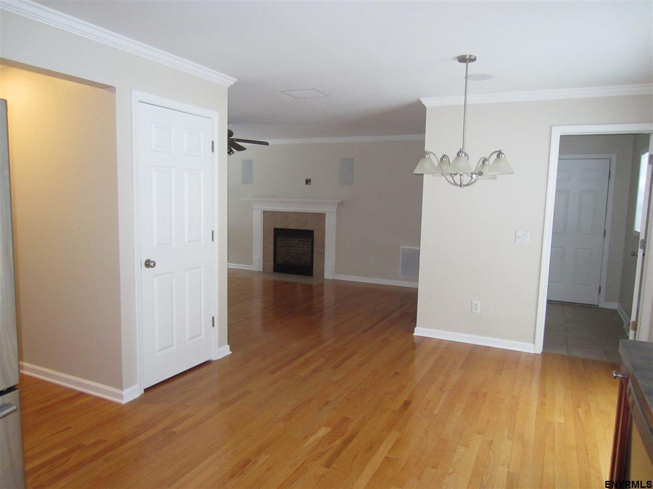 33 Spotswood Dr