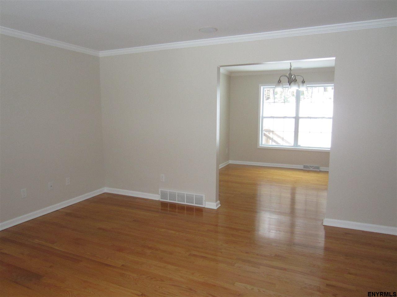 33 Spotswood Dr
