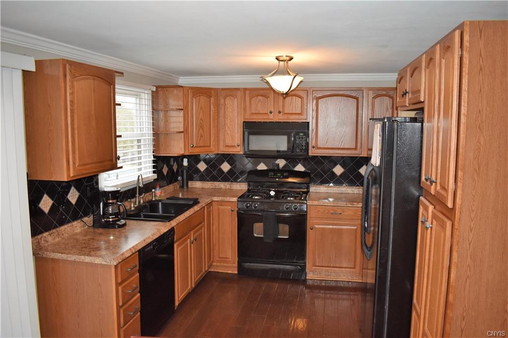 6109 Gaspe Ln