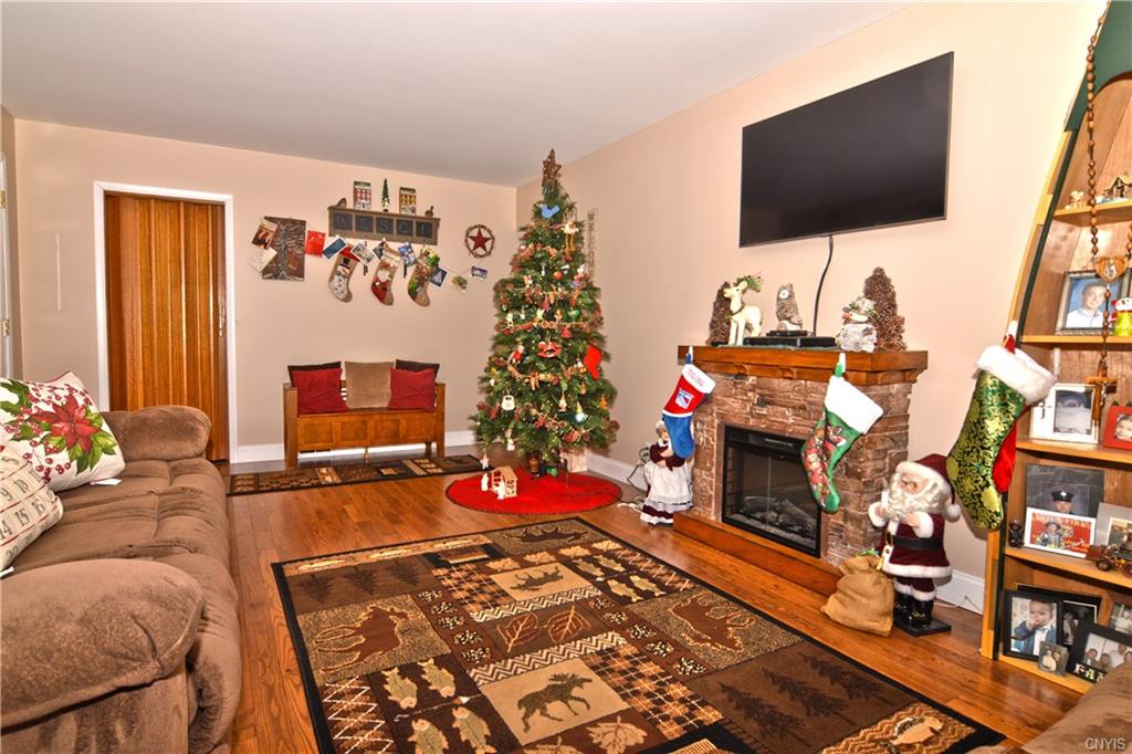 125 Hughes Pl