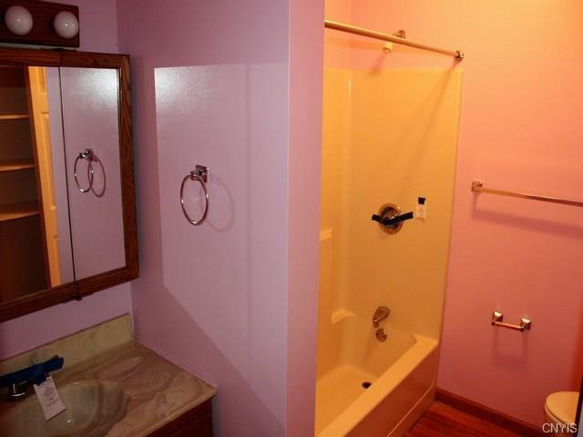 122 Vanida Ln