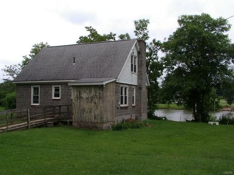 594 Wapoos Path Rd