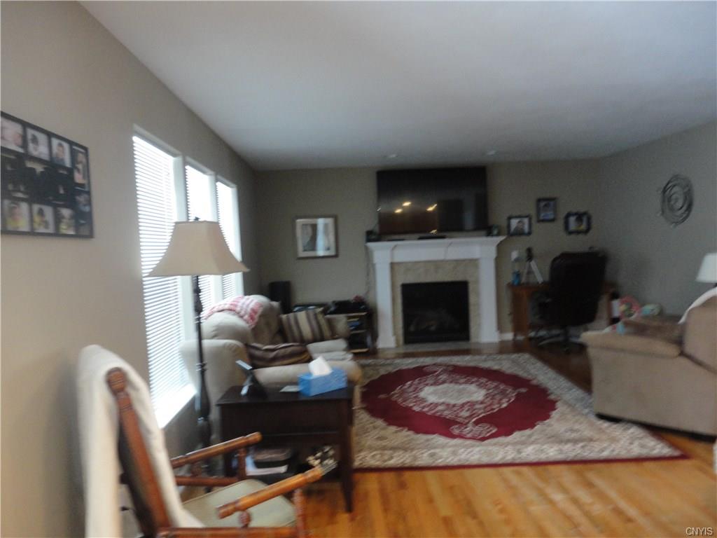 4207 Streamwood Dr