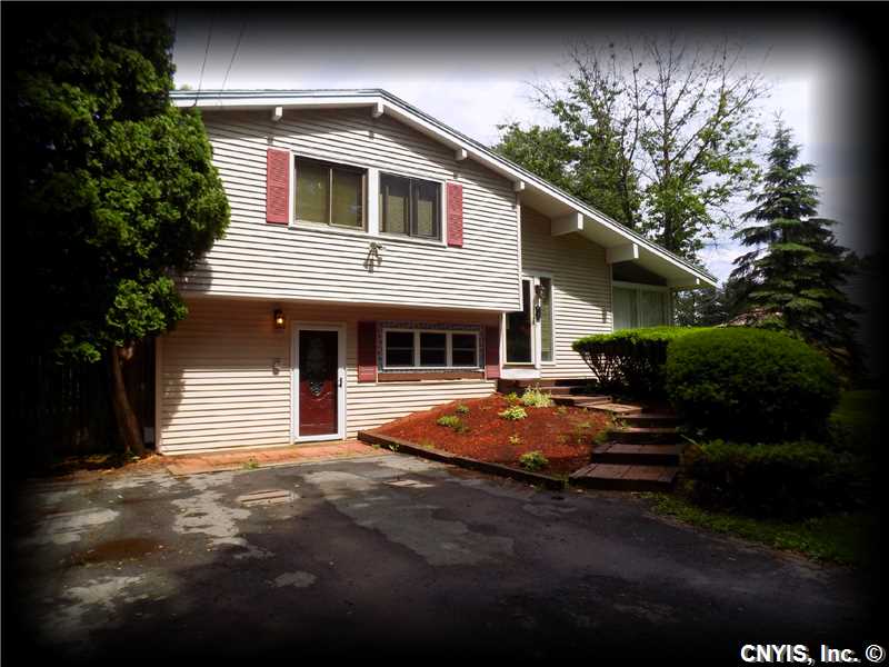 For Sale: 8 Apricot Ln Liverpool, NY 13090