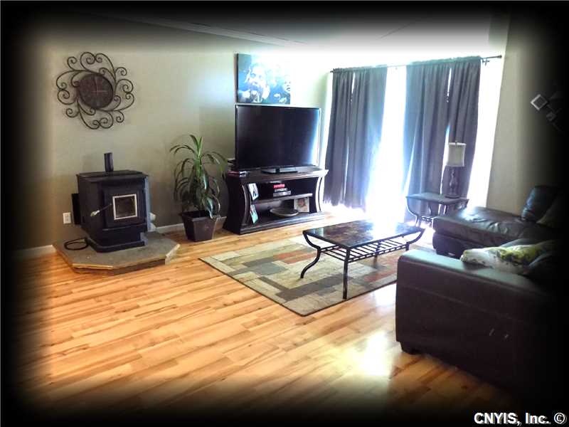 For Sale: 8 Apricot Ln Liverpool, NY 13090