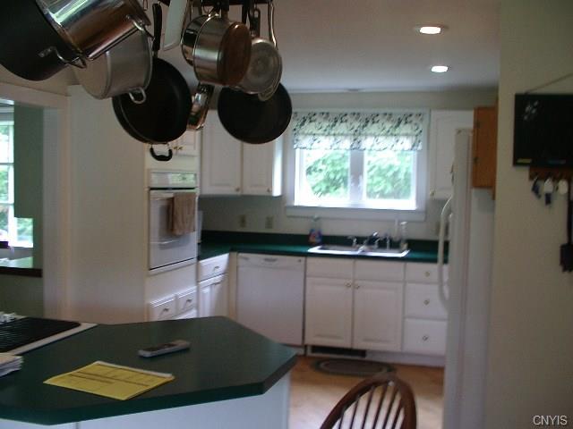 7169 Plainville Rd