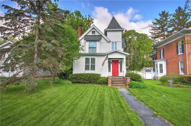 3 Maple Lane St