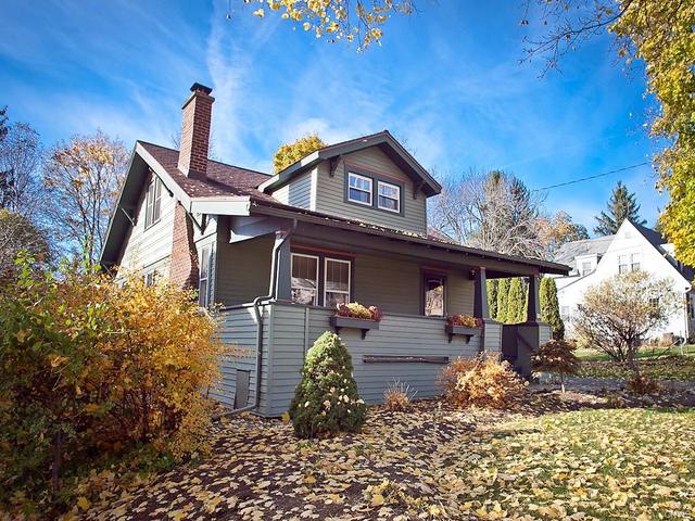 1428 James St