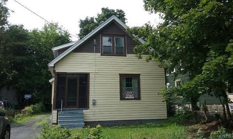 136 Charmouth Dr