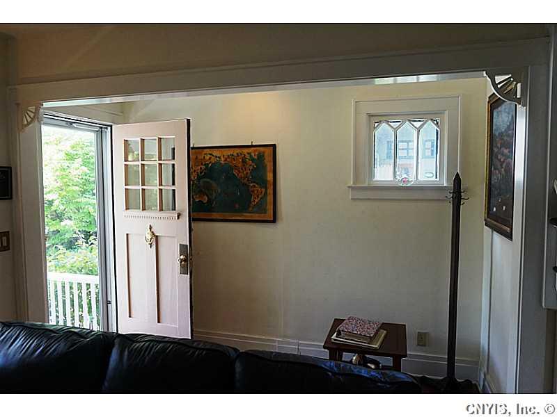 305 Kensington Rd