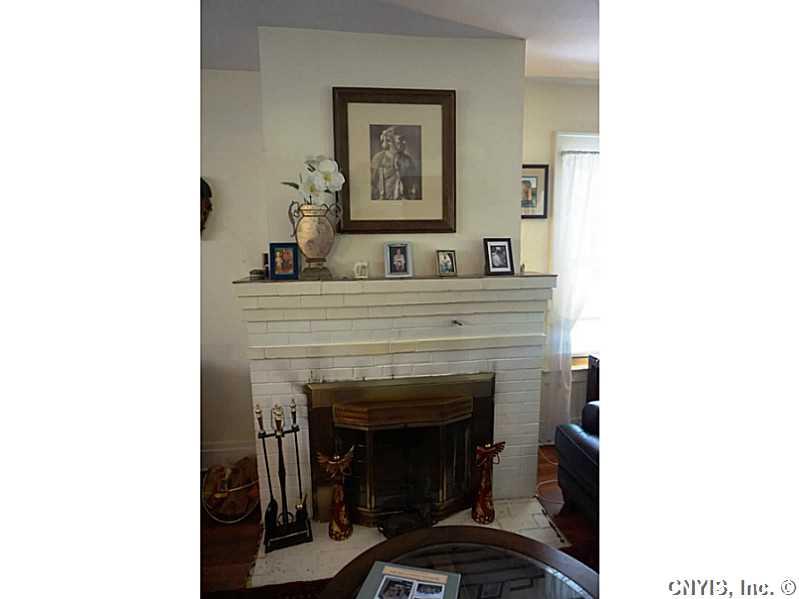 305 Kensington Rd