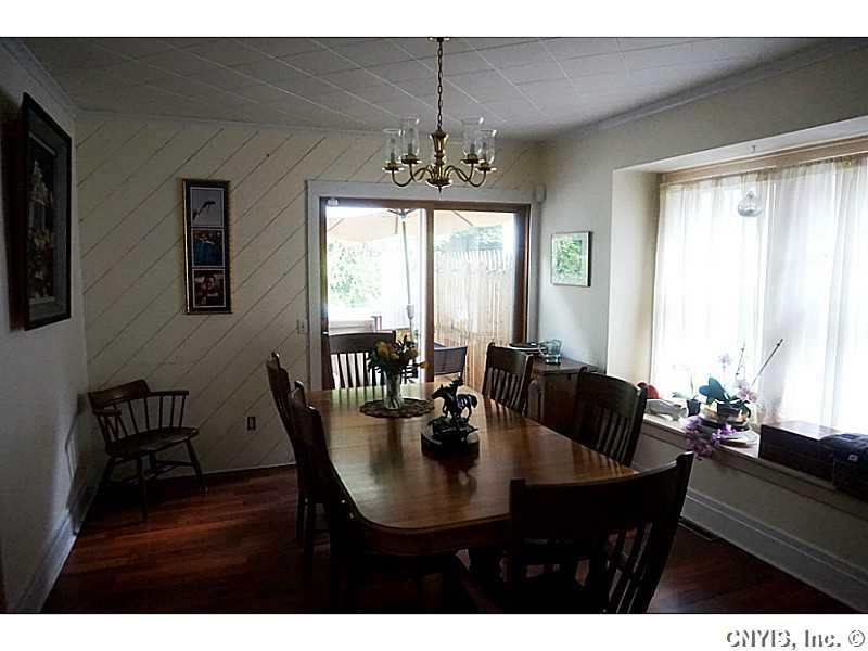 305 Kensington Rd