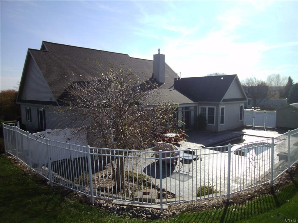 5220 Hillcrest Cir