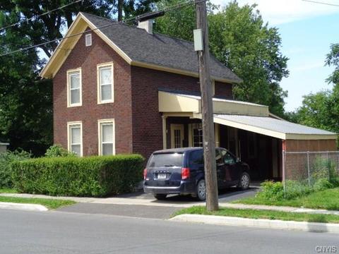 943 Superior St